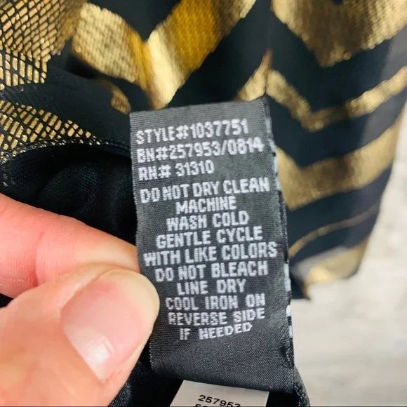 IZ Byer Black & Gold Chevron Top size medium - Picture 10 of 11